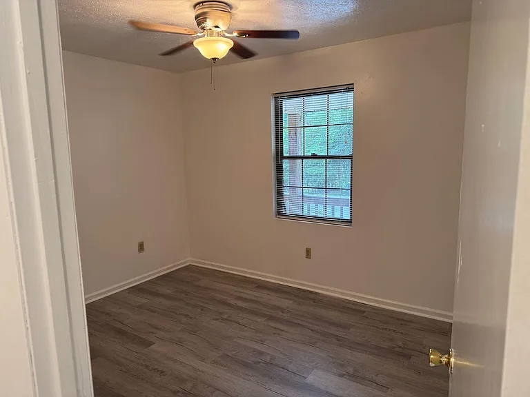216 Hilltop Dr #6 — Photo 4