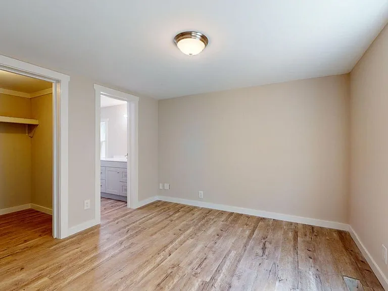 308 Queens Rd — Photo 25
