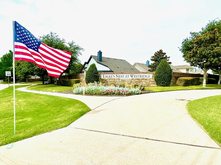 9825 Tyler Dr — Photo 37