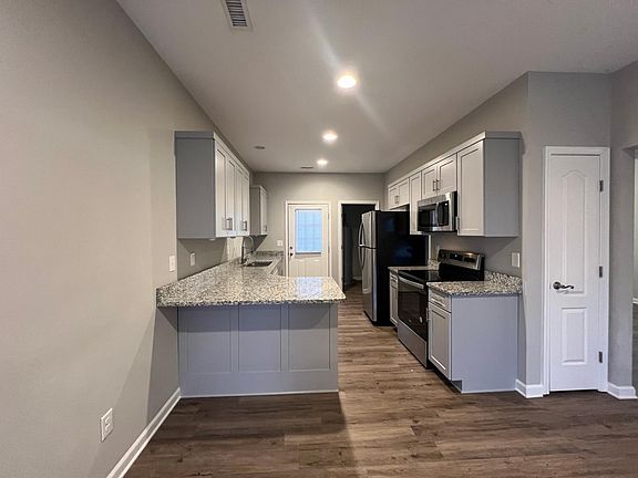 4th image of 2265 9th Avenue Pl NE APT B