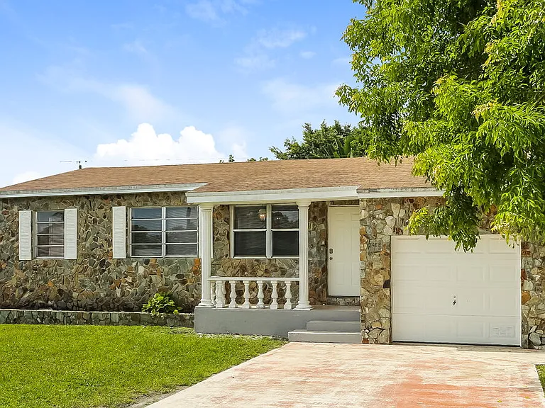 2468 Wiley St — Photo 3