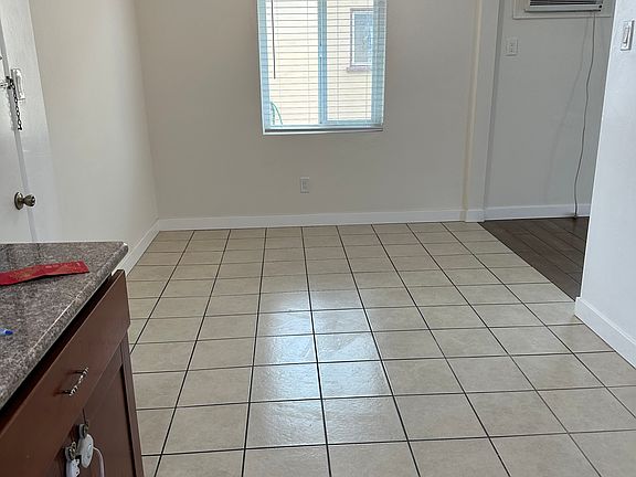 3rd image of 3718 1/2 Rosemead Blvd