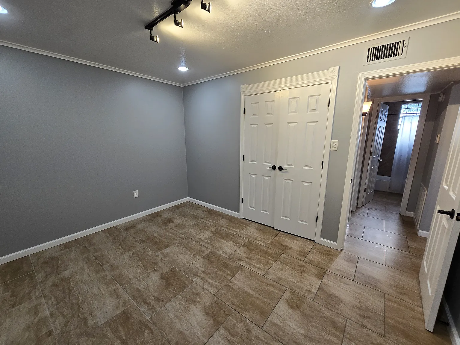 Magnolia Place - L — Photo 2