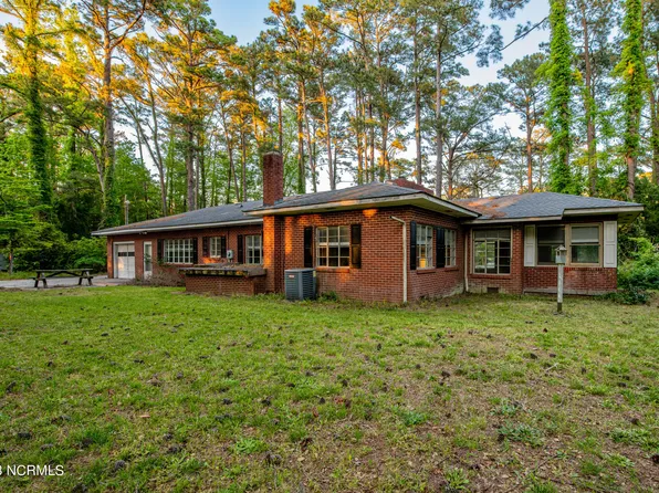 978 Highway 64/264, Manteo, NC 27954