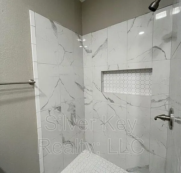402 Ingleside Ave — Photo 20