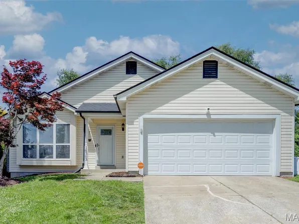 14303 Jamestown Bay Dr, Florissant, MO 63034
