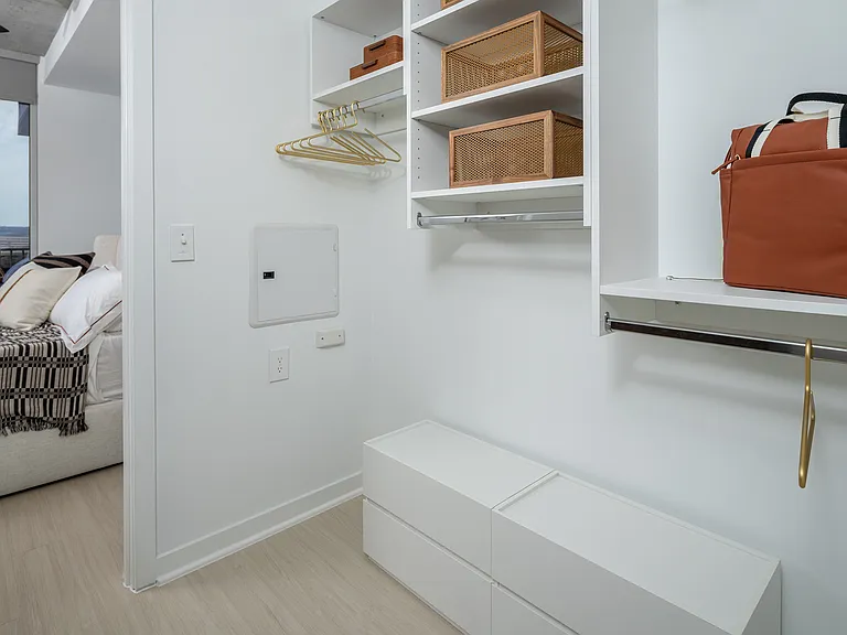 Custom closet shelving to maximize storage