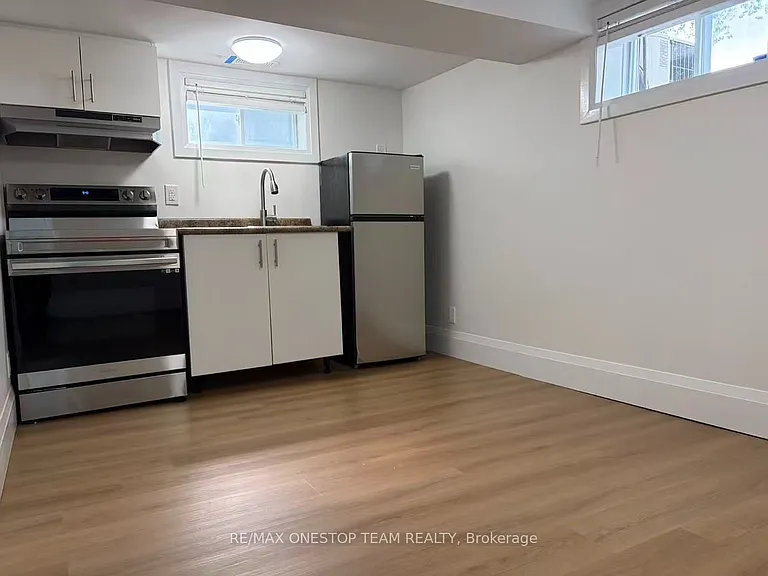 28 Cambrai Ave — Photo 11
