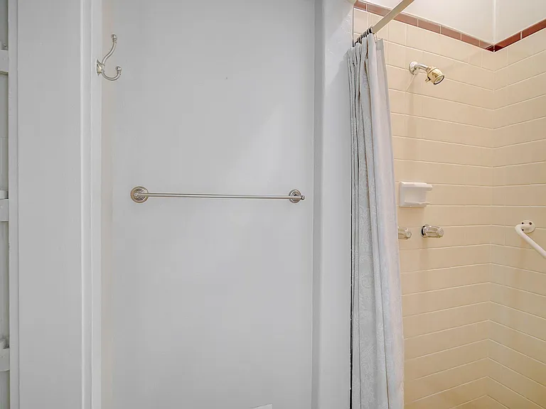 3750 Gulf Of Mexico Dr — Photo 24