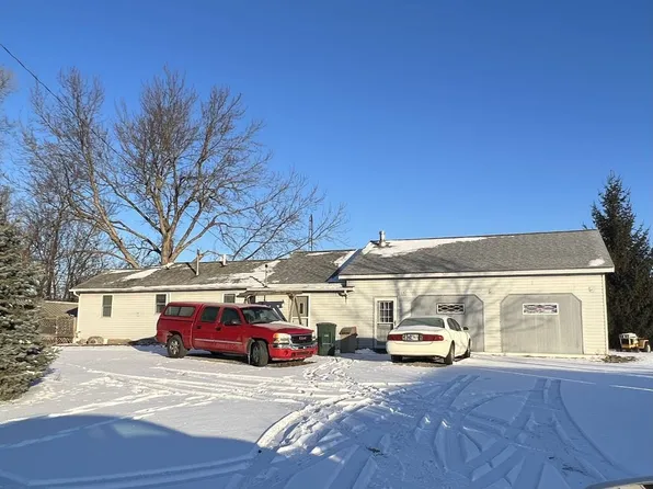 1910 E McGalliard Rd, Muncie, IN 47303