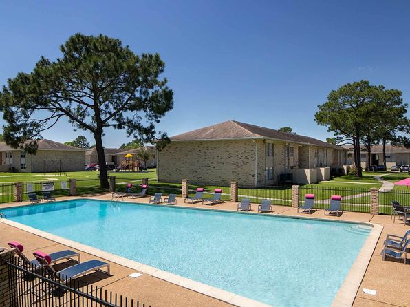Tanglewood | 1300 Tanglewood Dr, Westwego, LA