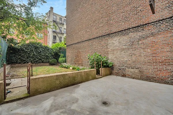 Rented by Compass | media 9