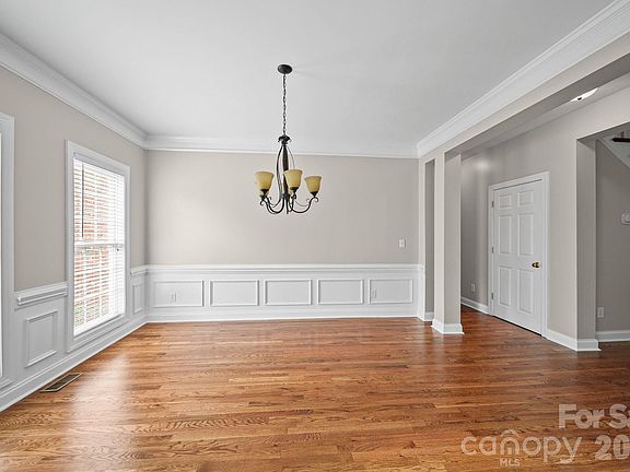 5th image of 3489 Fieldstone Dr
