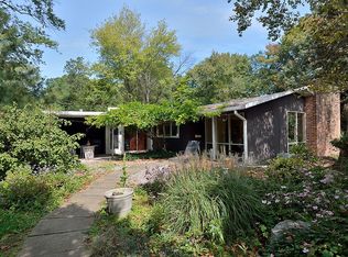 2104 Marthas Rd, Alexandria, VA 22307