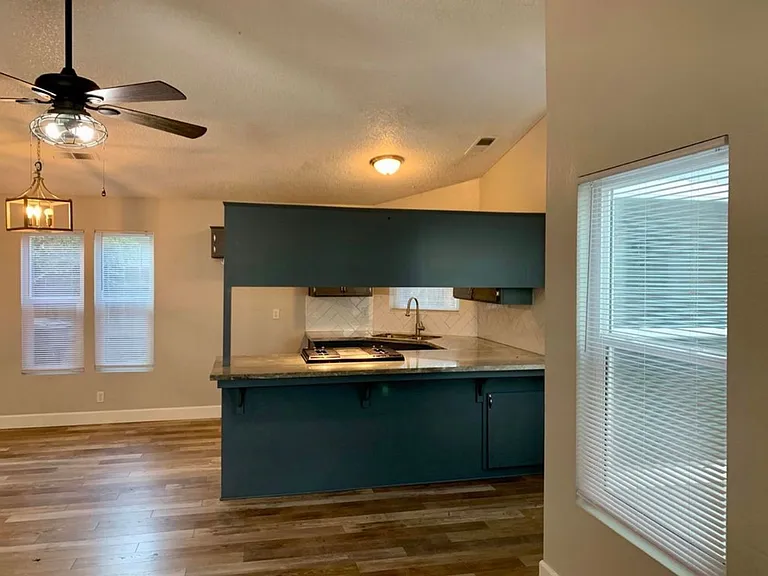 1403 E Sunnyview Ave — Photo 8