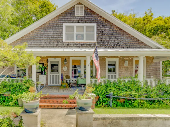 202 Church Street, Swansboro, NC 28584
