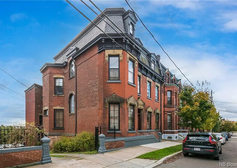 70 Orange St