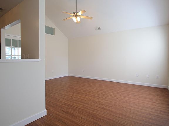 3rd image of 3072 E Covenanter Dr #3072