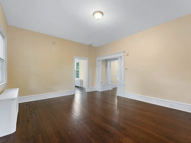 519 Kings Hwy — Photo 11