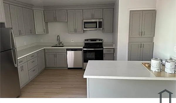 587 105th Ave #8 — Photo 1