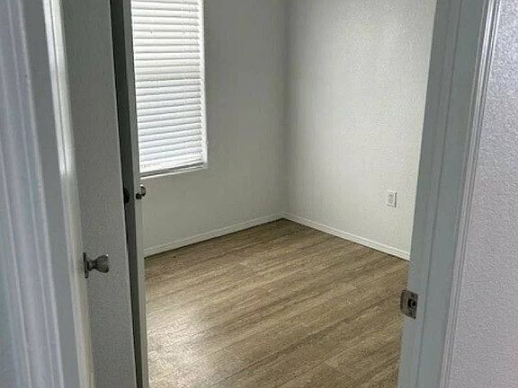 5th image of 3821 Patricia Ln #105