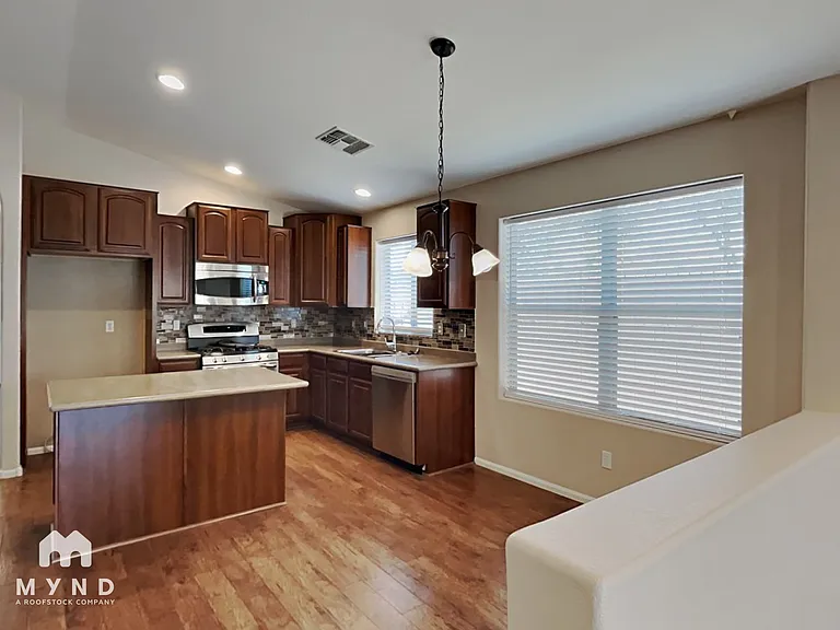 4265 E Bonanza Rd — Photo 10