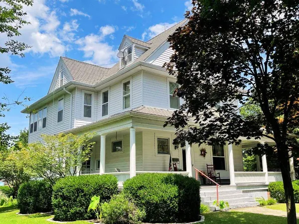 301 W Center St, Fairfield, IL 62837