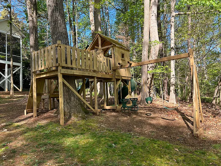 310 Hogan Woods Cir — Photo 23