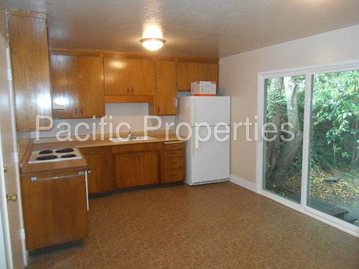 5th image of 75 Holly Hts