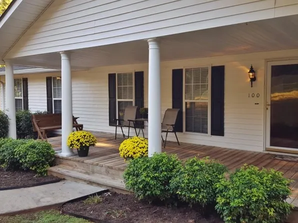 100 Rochester Rd, Townville, SC 29689