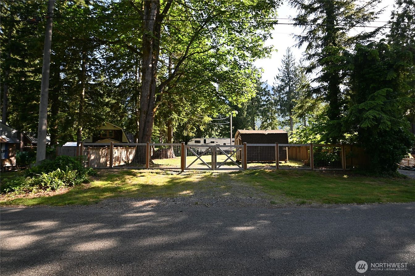1st image of 44725 Fir Road