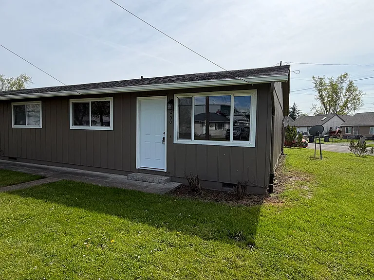 200-204 SE 14th Ave — Photo 11