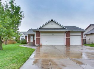 510 S Shira Cir, Haysville, KS 67060