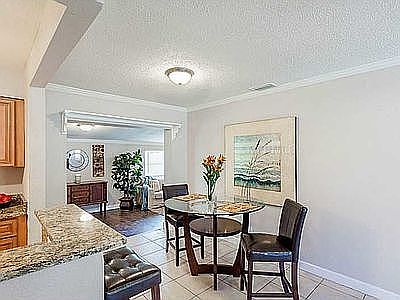 3rd image of 4419 W Varn Ave