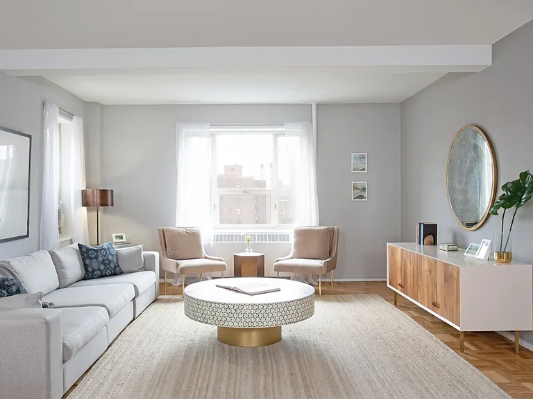 3 Peter Cooper Rd #5D — Photo 1