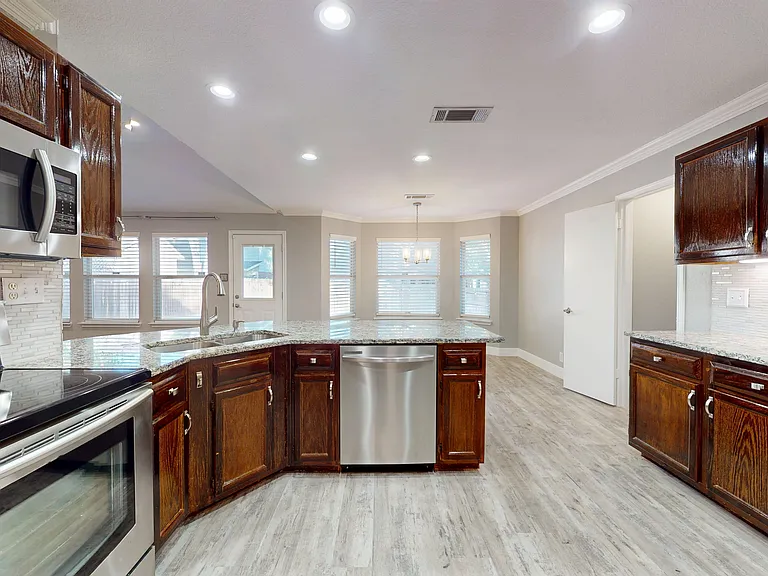 1009 Crimson Cove Dr — Photo 17