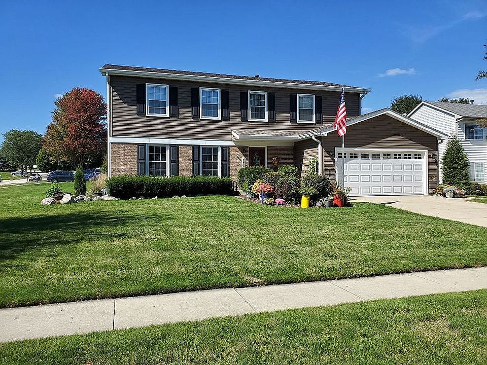 2nd image of 139 S Glenbrook Trl