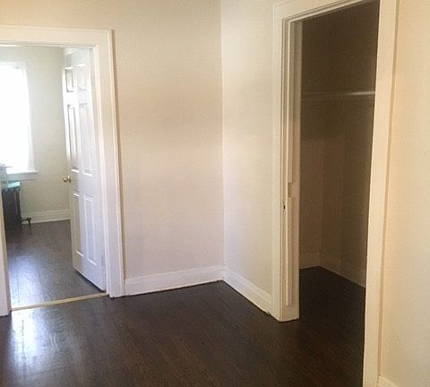 4th image of 4011 Elm St APT 2R