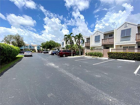 3rd image of 4825 S Hemingway Cir #4825