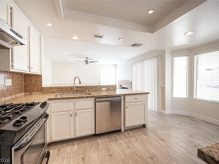 1416 Grey Hunter Dr — Photo 21