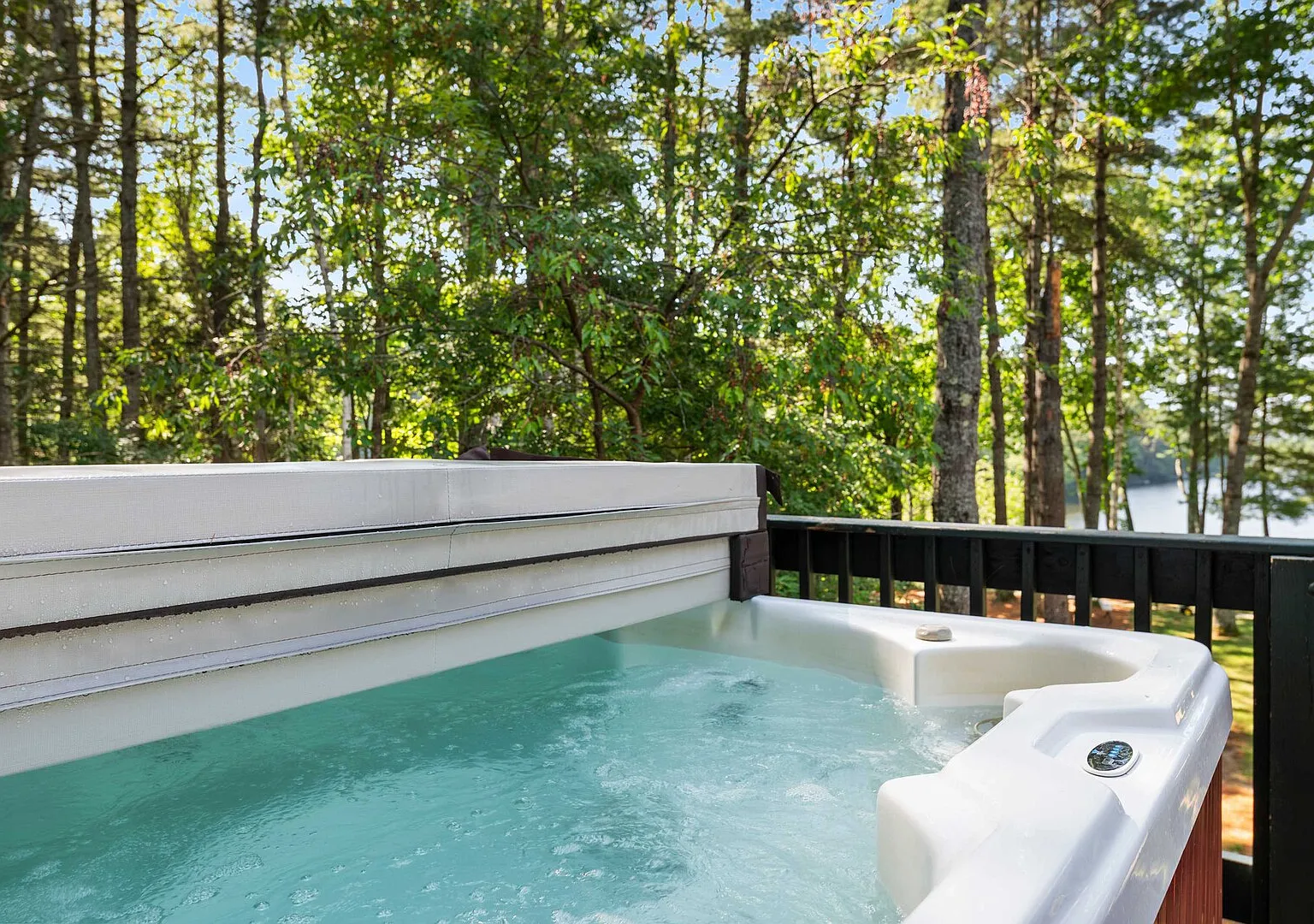 Sunset Chalet Lakefront Hot Tub Game Room — Photo 1