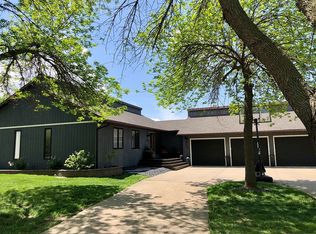 811 Country Club Dr, Akron, IA 51001