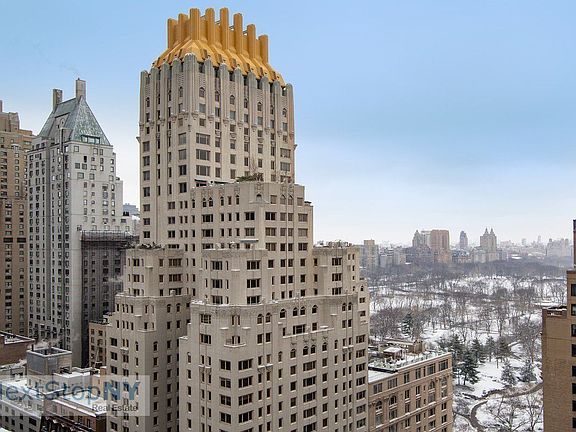 3rd image of 58 W 58th St APT 28F