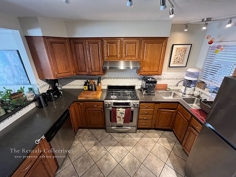 White Rock House for rent - 2 Bedrooms — photo 5