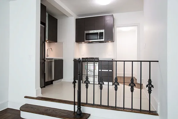 Rented by Stonehenge NYC LLC | media 10