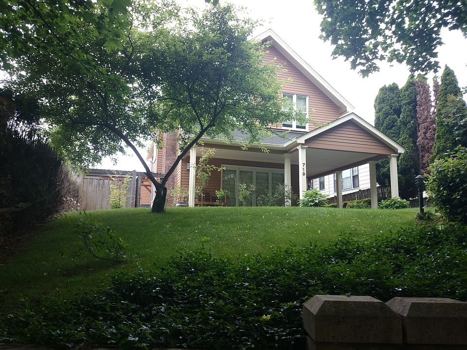 2nd image of 719 13th Ave E