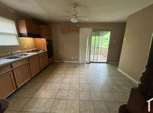 7444 Halpin Dr, Saint Louis, MO 63135