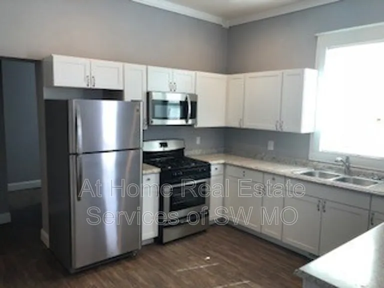 626 S New Ave — Photo 1