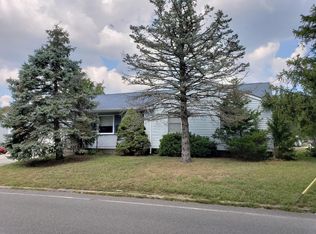 68 Maple St, Beachwood, NJ