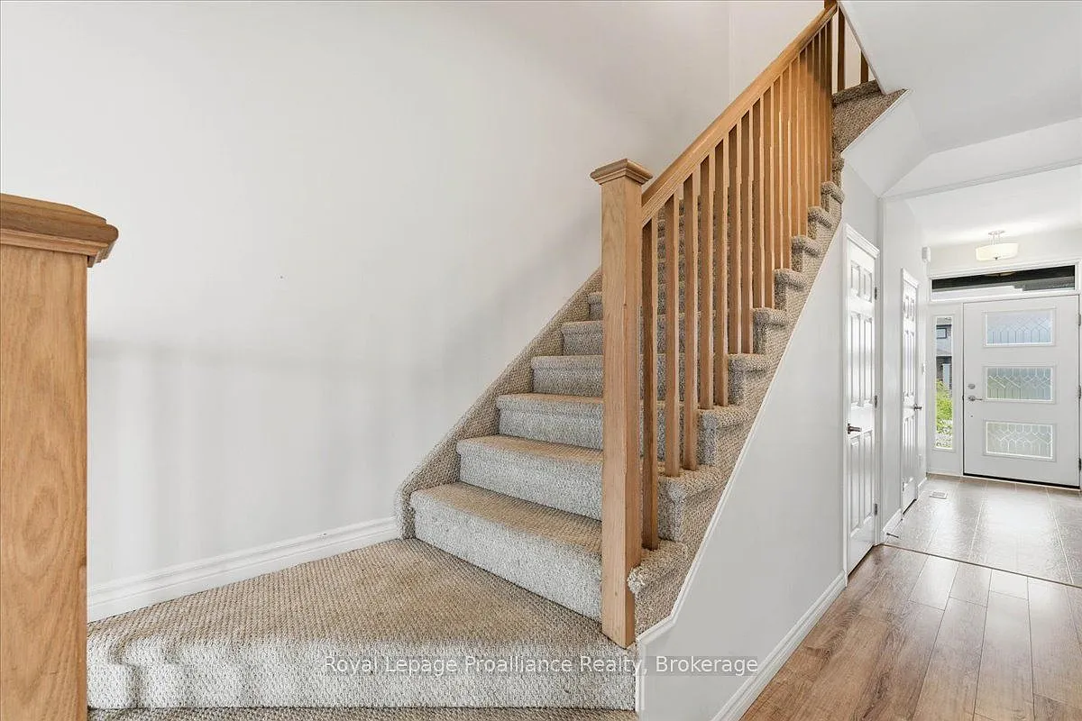 3 bed, $2,400 — Photo 4
